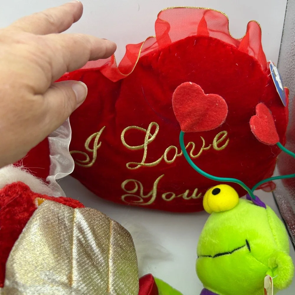 Vintage valentine 5‎ bundleMarty Alien Plush Toy Your This World Stuffed animal